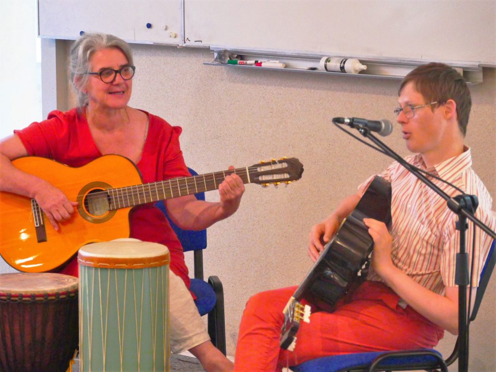 Tandem à la guitare avec Chantal et Lug