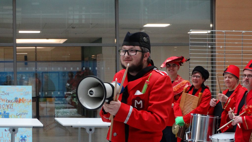 Colin avec son mégaphone