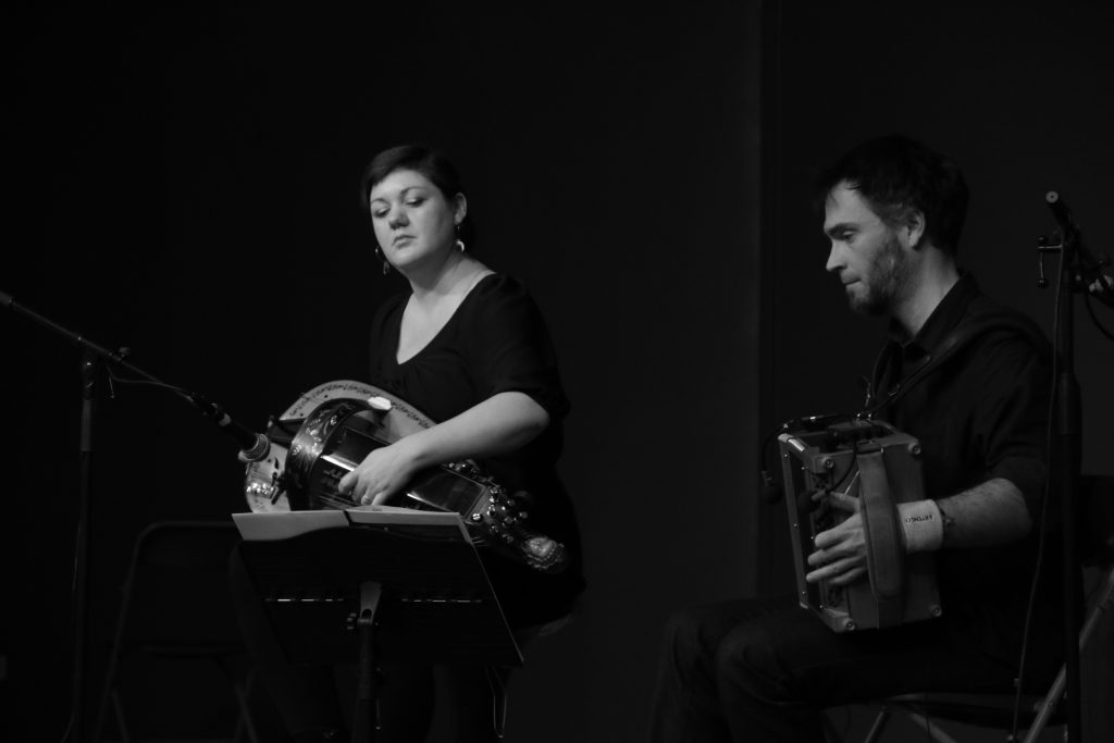 le Duo Ligérien : Francois Doulay à l'accordéon diatonique et Clémence Guiffray à la vielle à roue